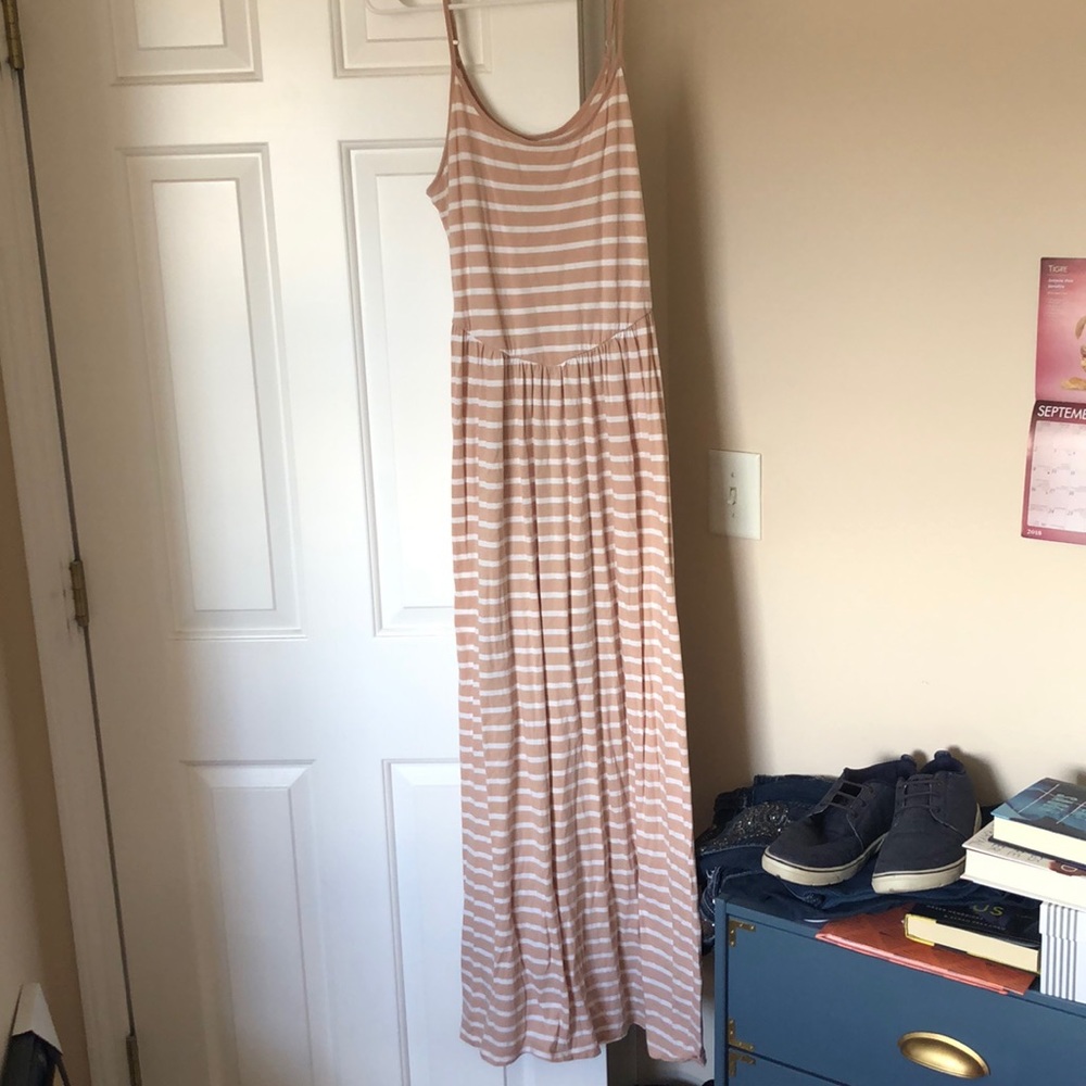Peach and white maxi size M